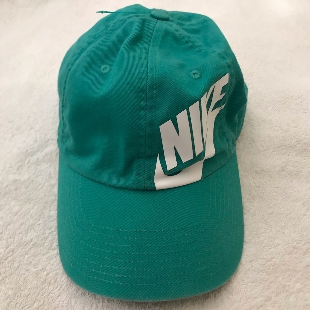 Nike Heritage 86 Adjustable OSFM Green Sport Cap